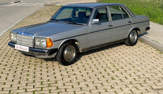 1981 Mercedes-Benz 300D (W123)