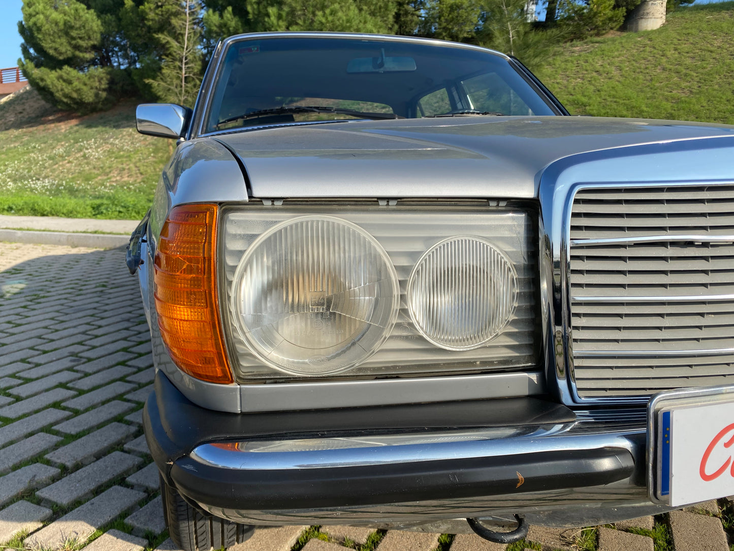 1981 Mercedes-Benz 300D (W123)