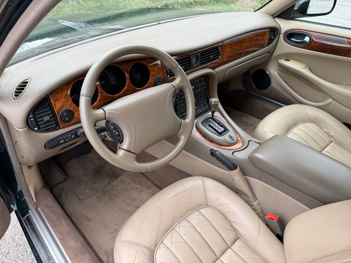 1999 Jaguar XJ8 Executive