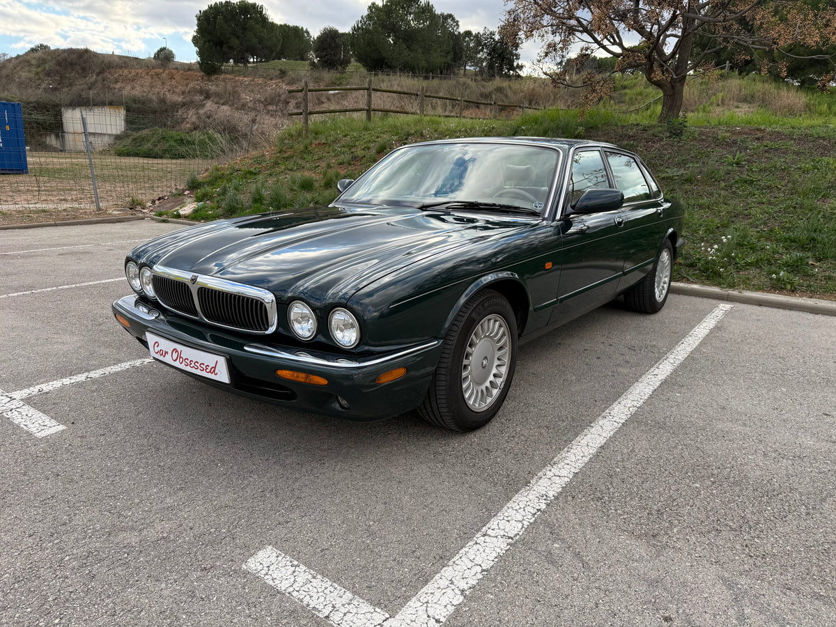 1999 Jaguar XJ8 Executive