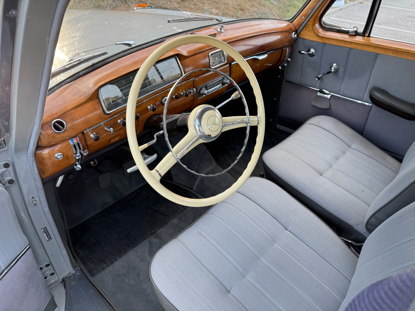 1958 Mercedes-Benz 220S
